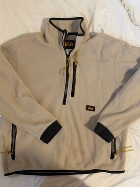 Vintage REI Cream Color Fleece 1/4 zip Jacket
